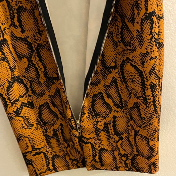 New without tag! Thali Sodi Zippered Python Print Pencil Skirt - Picture 10 of 13